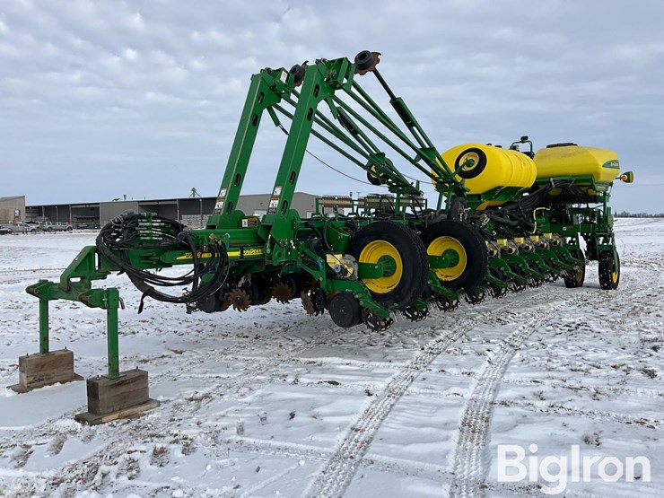 2010-john-deere-1770nt-image-1