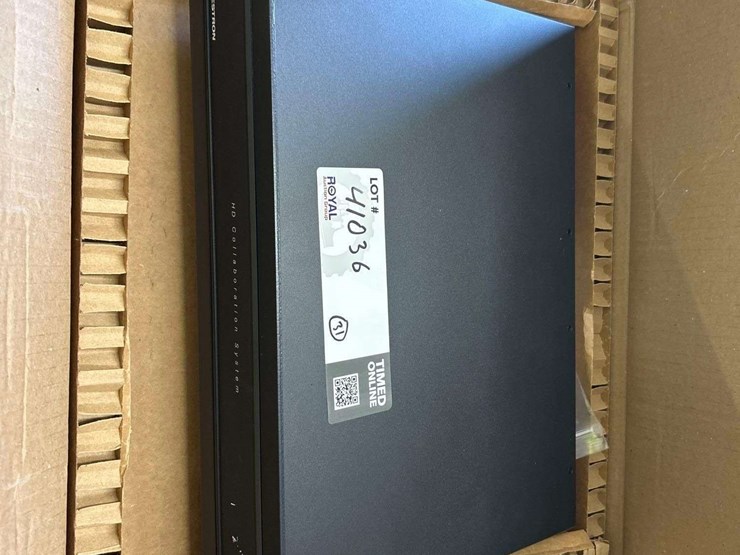 crestron-ccs-uc-codec-200-codec-video-conferencing-and-collaboration-system-image-1