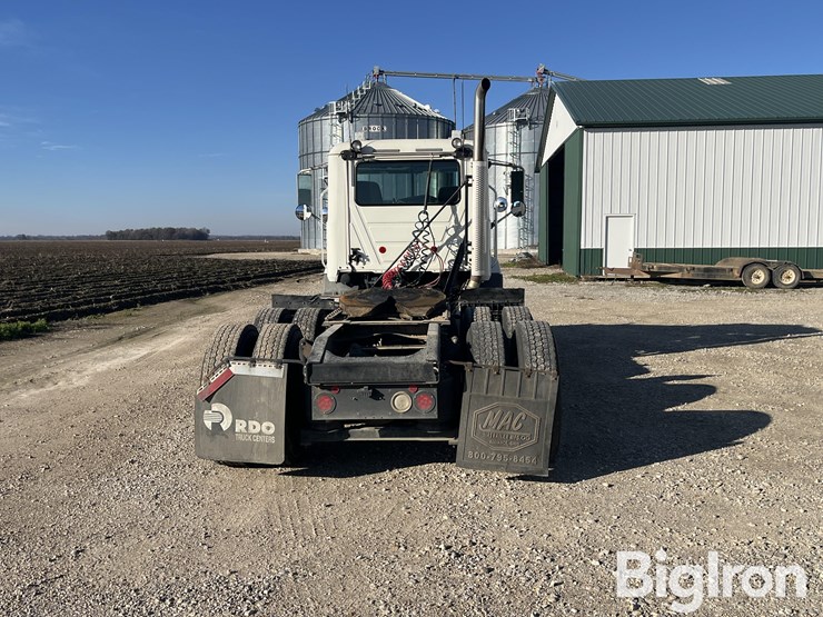 2017-mack-pinnacle-cxu613-image-6