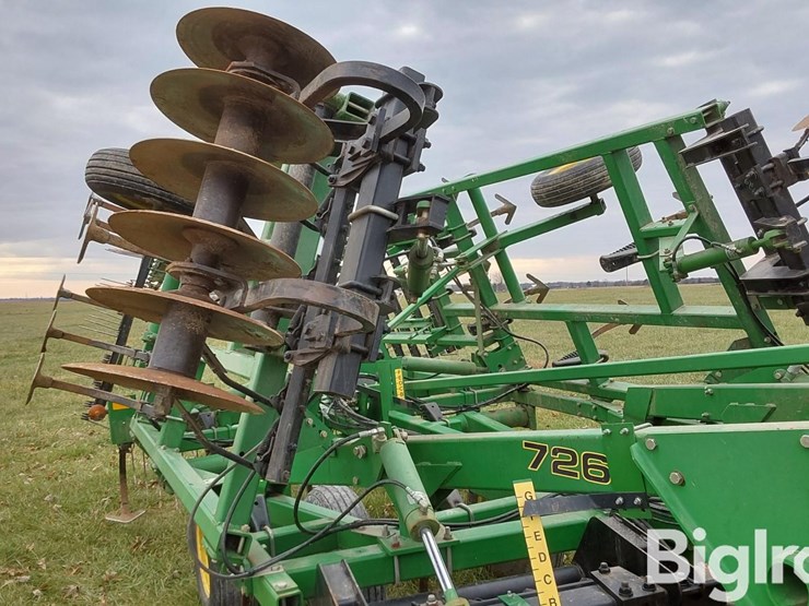 john-deere-726-image-16