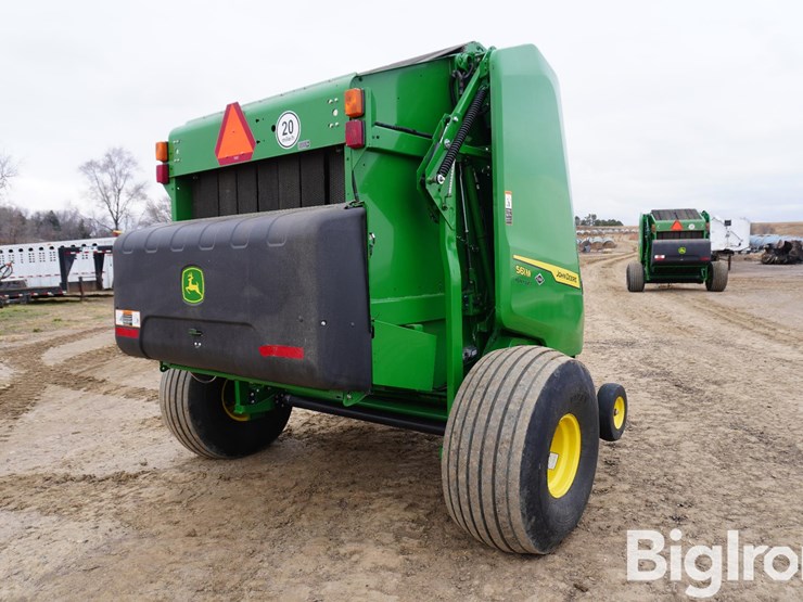 2024-john-deere-561m-image-5