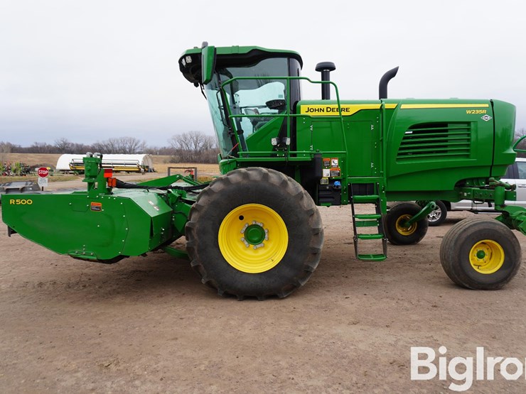 2025-john-deere-w235r-image-8