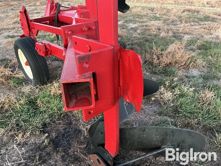 international-140-image-15