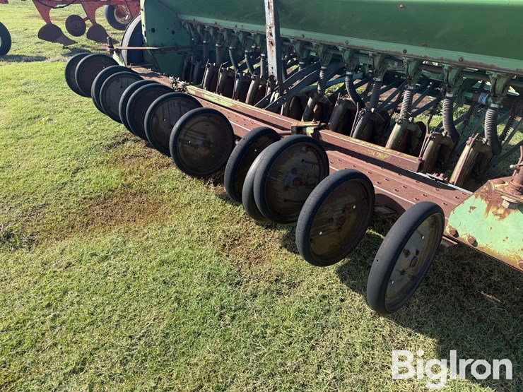 john-deere-8200-image-13