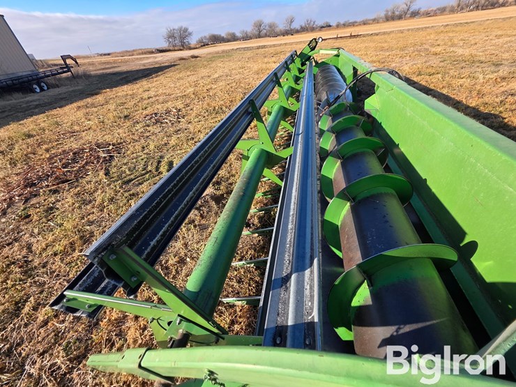 john-deere-224-image-17