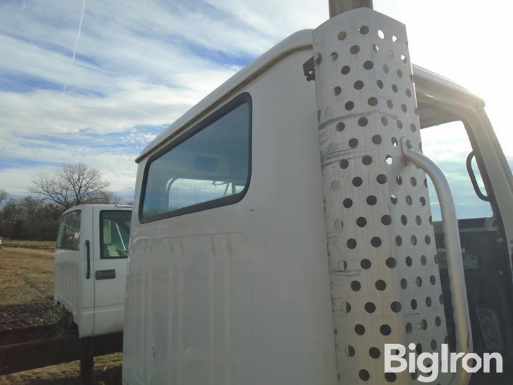 international-4700-image-15