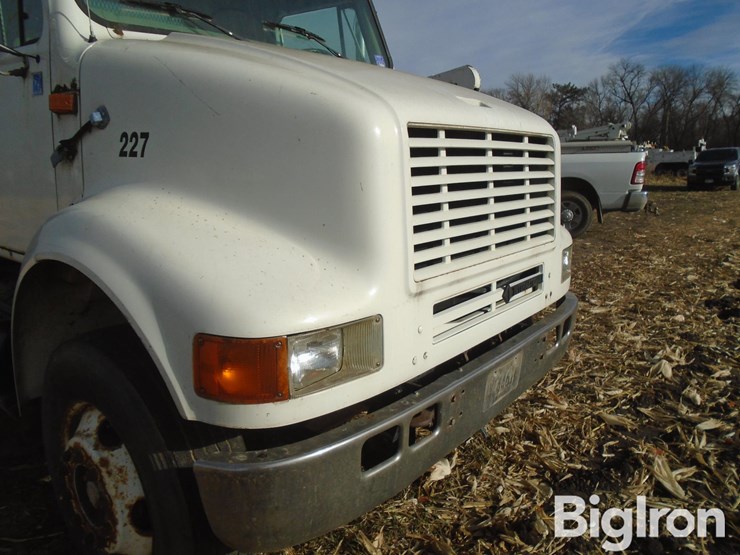 international-8100-image-15