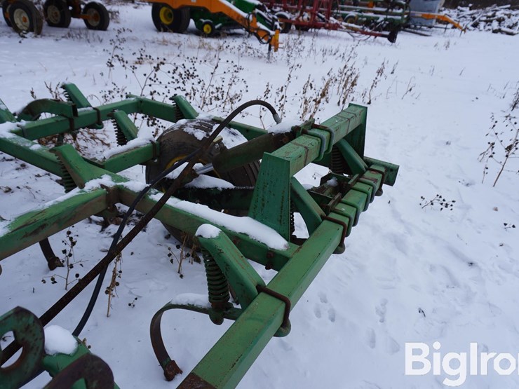 john-deere-24-image-13