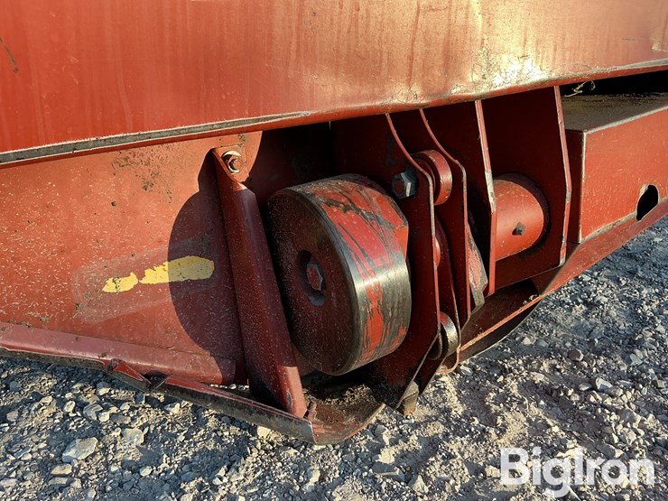 1992-hesston-8400-image-16