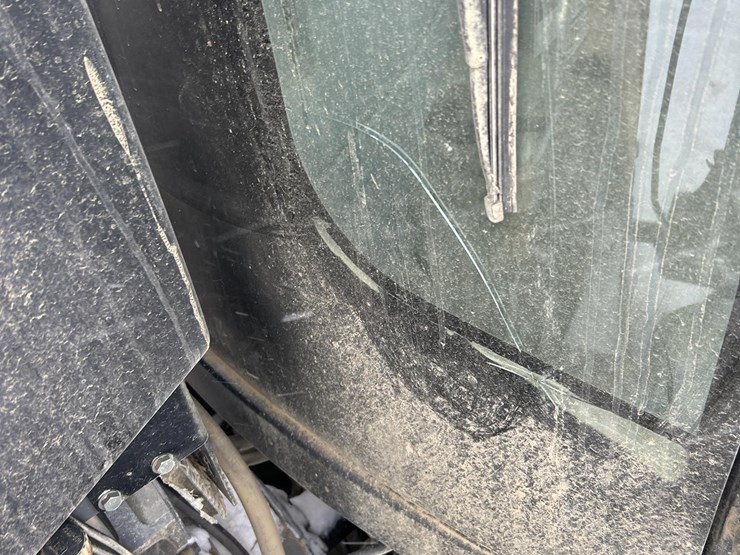 2004-challenger-mt855-image-49