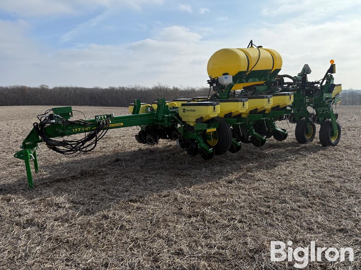 2019-john-deere-1775-image-1