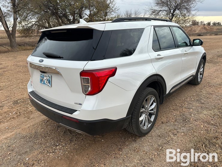 ford-explorer-xlt-image-5