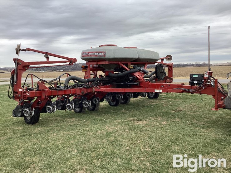2010-case-ih-1250-image-17