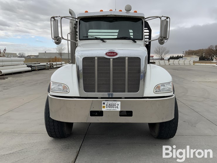 2018-peterbilt-348-image-2