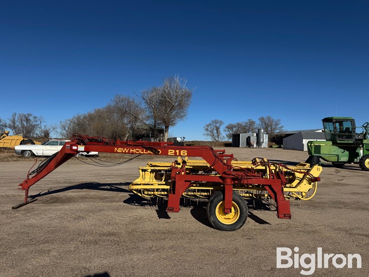 new-holland-216-image-8