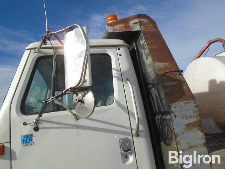 international-8100-image-17