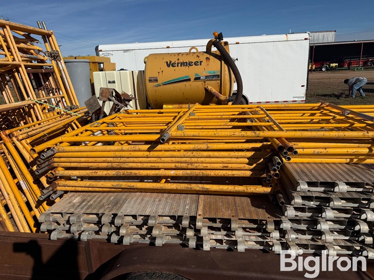 bil-jax-5'x6'-scaffolding-&-flatbed-trailer-image-16