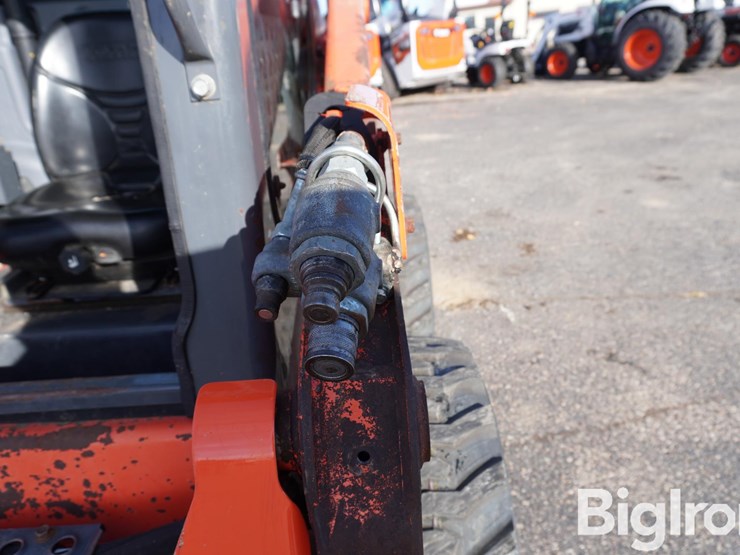 kubota-ssv65-image-16