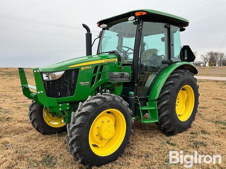 john-deere-5075e-image-1