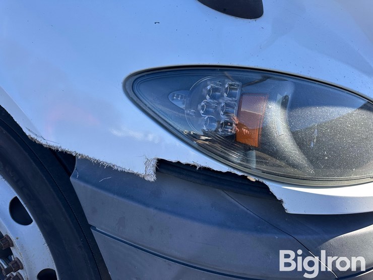 2016-international-prostar-image-10