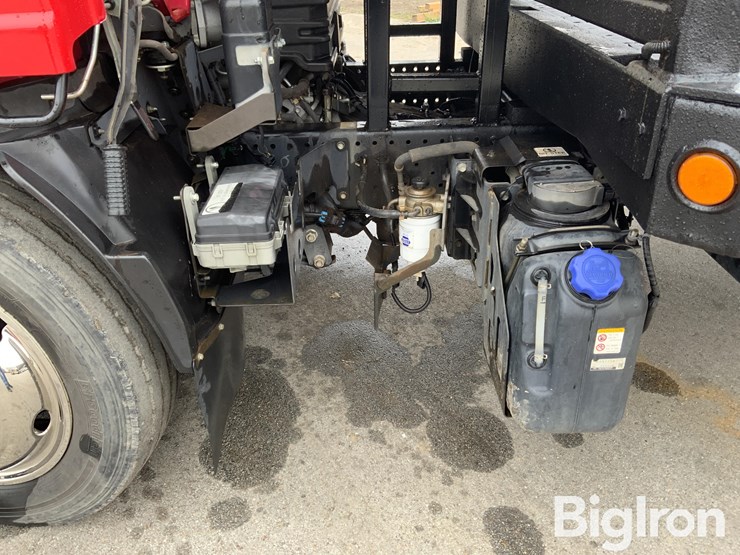 2016-isuzu-nrr-image-19