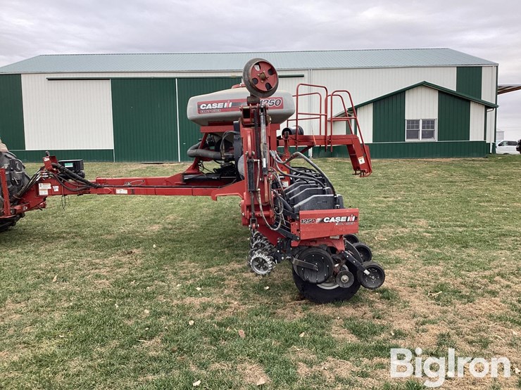 2010-case-ih-1250-image-15