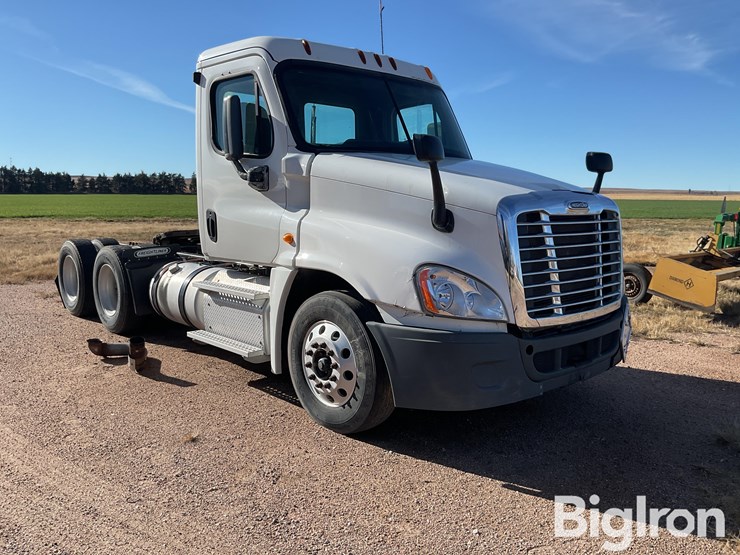 freightliner-cascadia-125-image-3