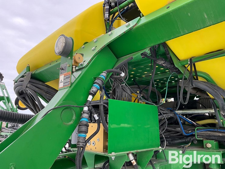 2010-john-deere-1770nt-image-13