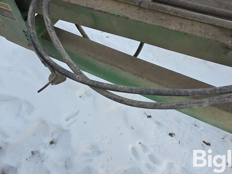 john-deere-300-image-11