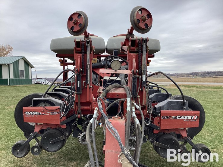 2010-case-ih-1250-image-13