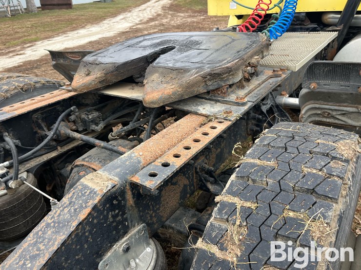 international-2001-image-9