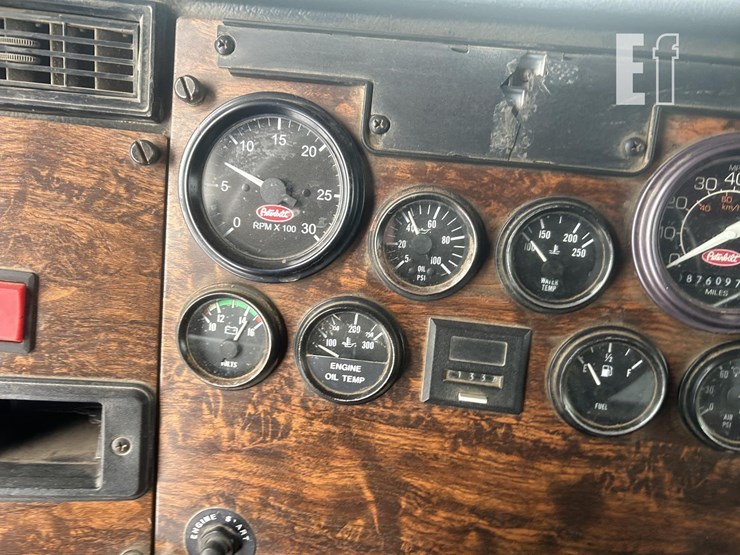 1997-peterbilt-357-image-34