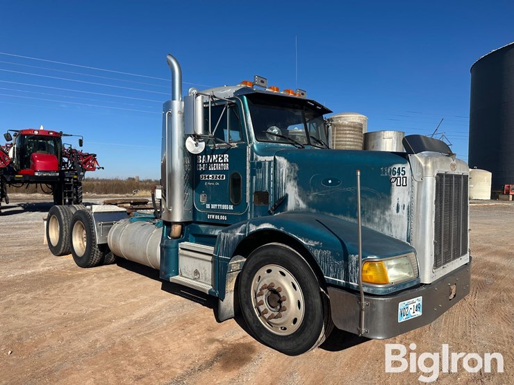 peterbilt-377-image-3