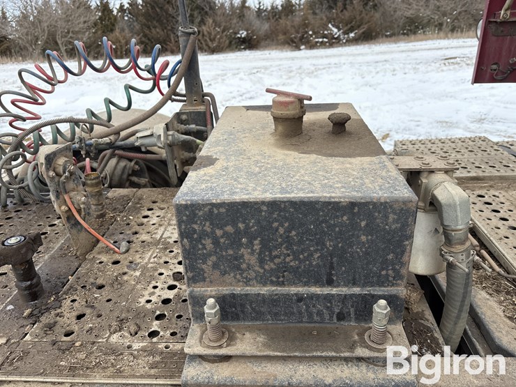 freightliner-columbia-120-image-16