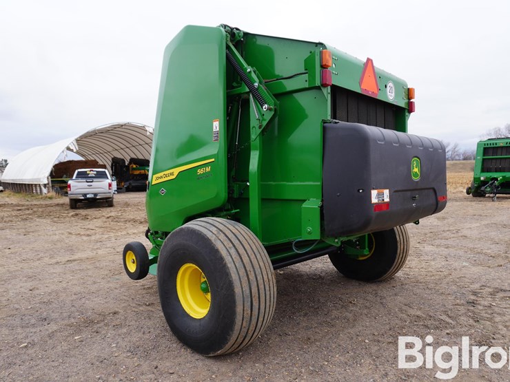 2024-john-deere-561m-image-7