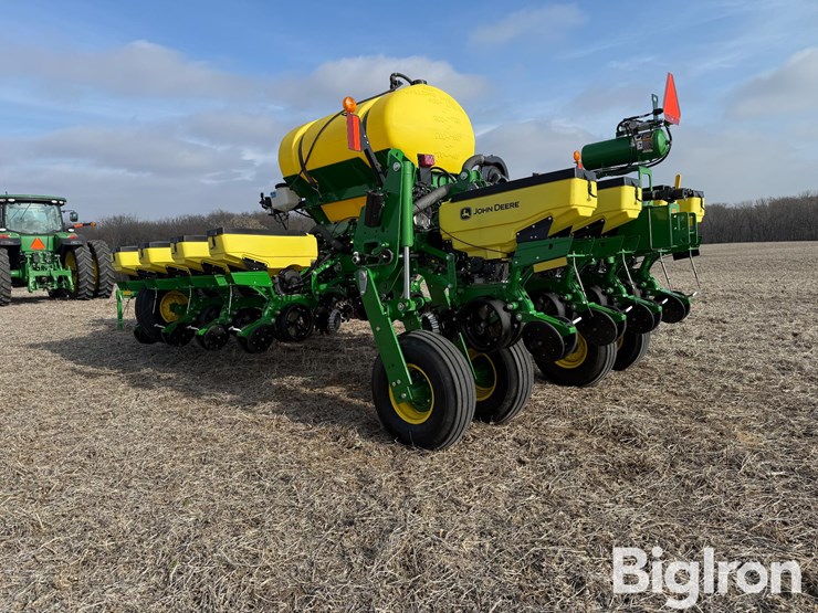 2019-john-deere-1775-image-7