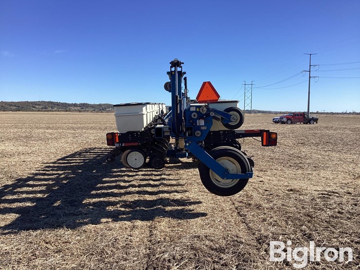 2002-kinze-3600-image-6