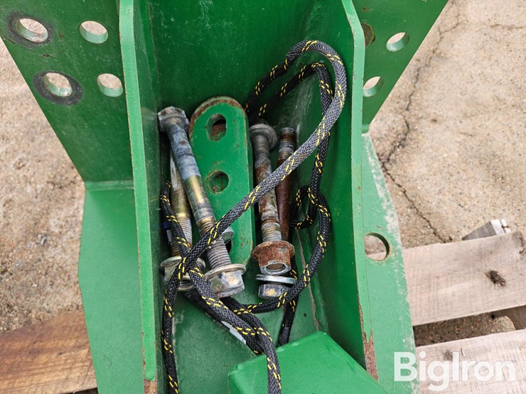 john-deere-70-image-11