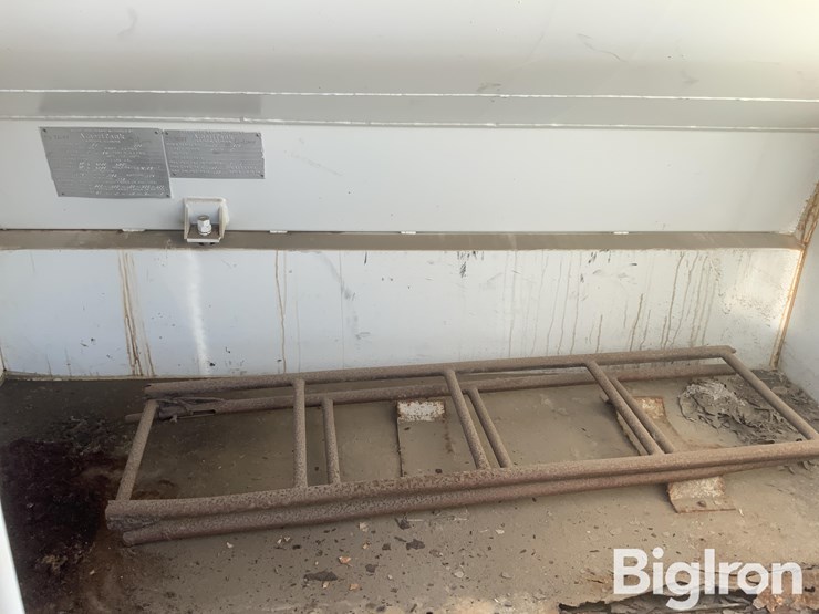 international-4900-image-13