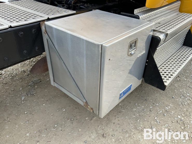 2021-kenworth-t680-image-15