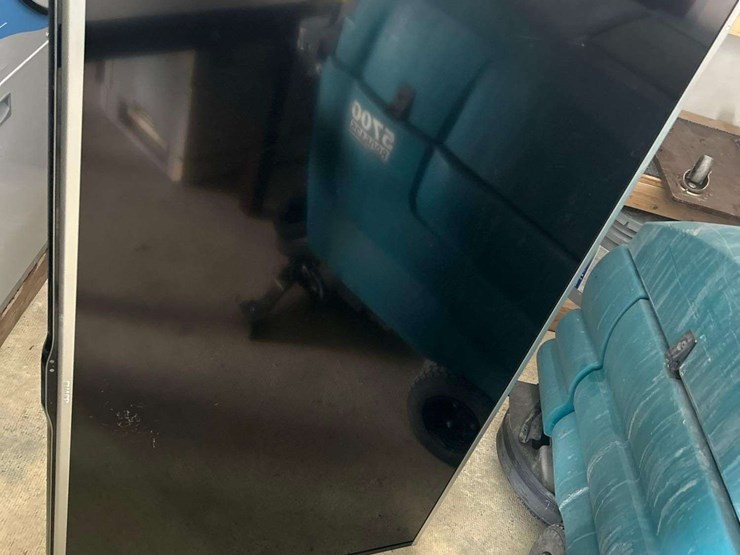 misc-televisions-and-computer-monitors-with-mounts-image-10