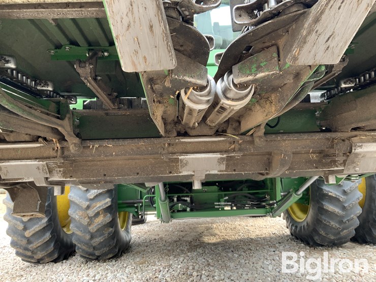 2018-john-deere-708c-image-11