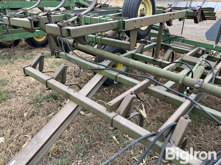 john-deere-18-image-12