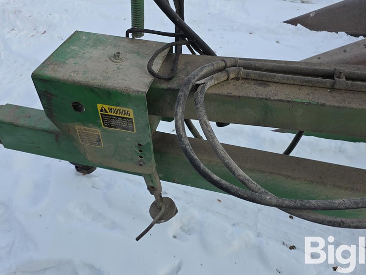 john-deere-300-image-9