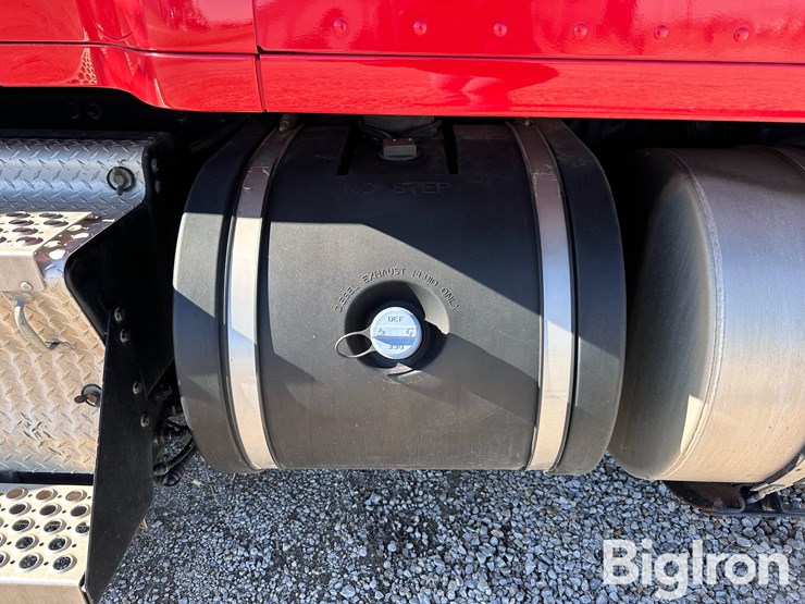 2020-kenworth-t680-image-14