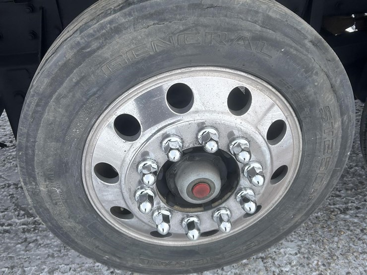 1997-peterbilt-357-image-18