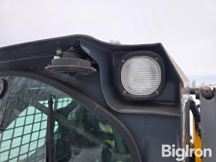 2023-deere-318g-image-10