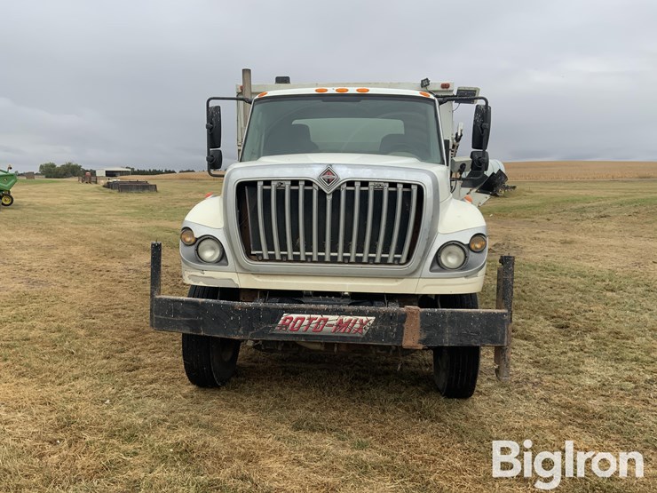 international-7400-image-2