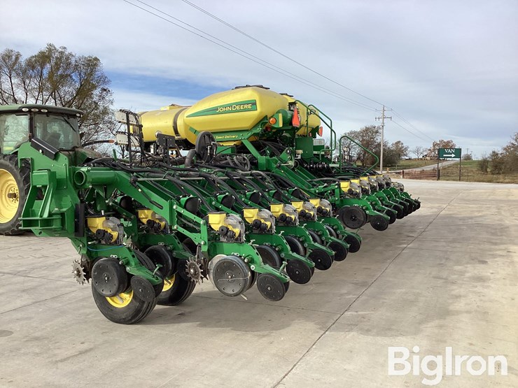 john-deere-1790-image-14