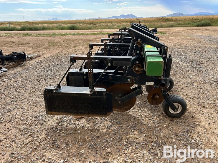 1997-b&h-mfg-9100-field-cultivator-image-4